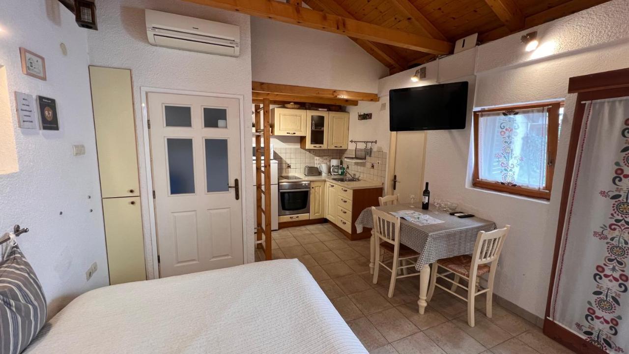 Studio Apartment Karlo Split Exterior photo